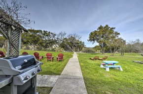 Mid-Century Lake Whitney Home Private Dock and Yard